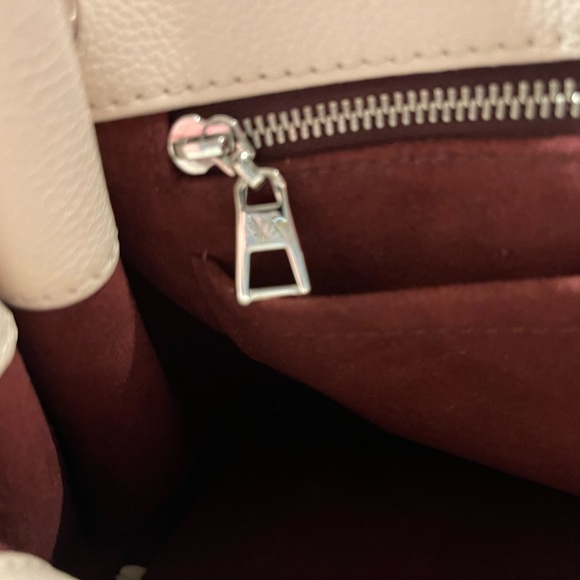 Authentic Louis Vuitton Lockme Day (M53647) - Picture 9 of 16